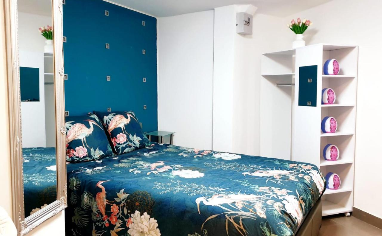 Jolie Appartement Avec 2 Chambres Partagees Paris Exterior foto